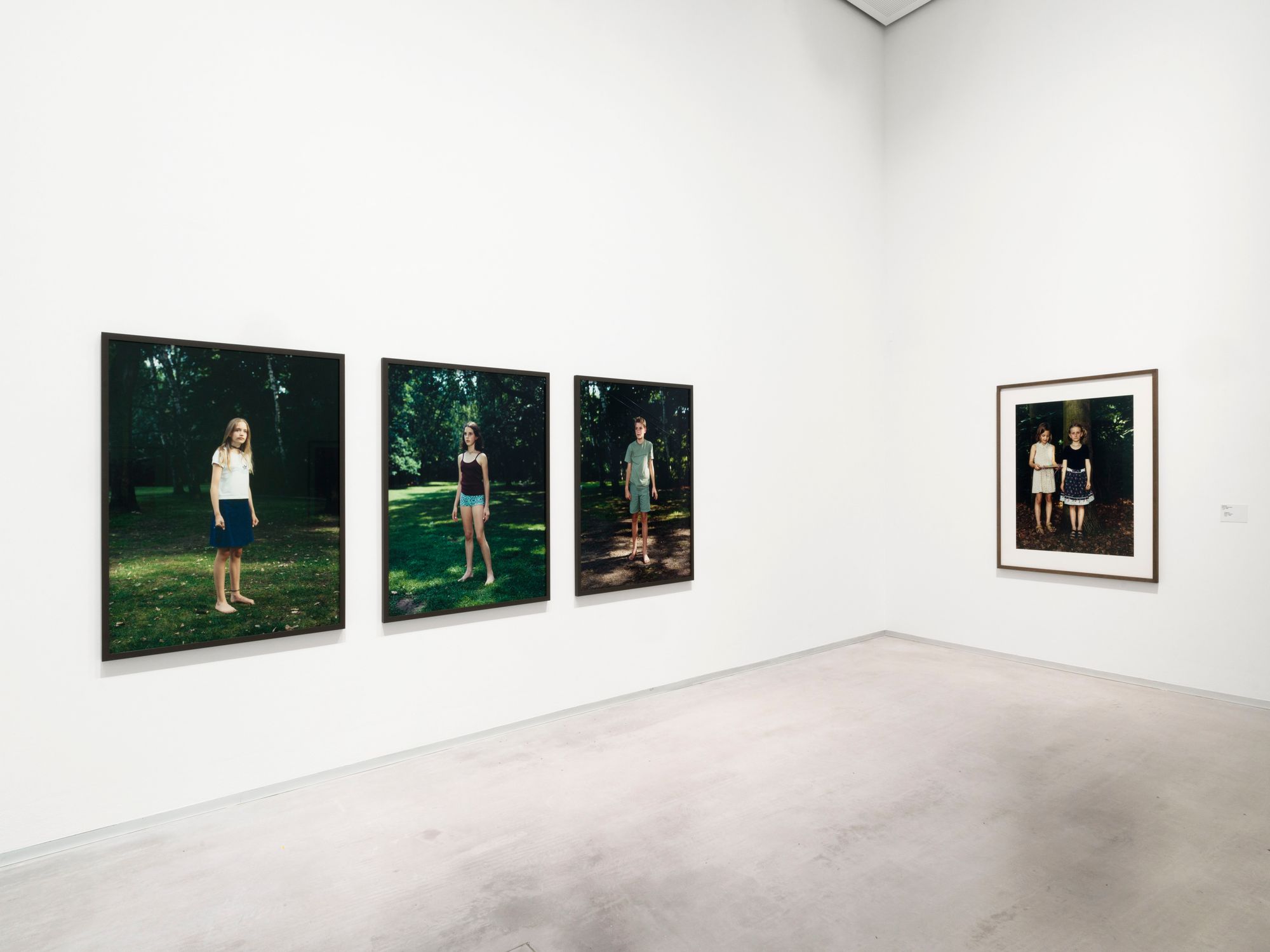 アート・デザイン・音楽 Rineke Dijkstra/ Still Moving Rineke Dijkstra - Still — Moving. Portraits 1992 – 2024