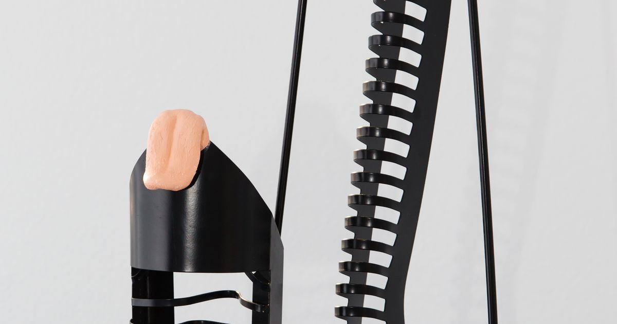 Show Personality, Not Personal Items - Announcements - e-flux